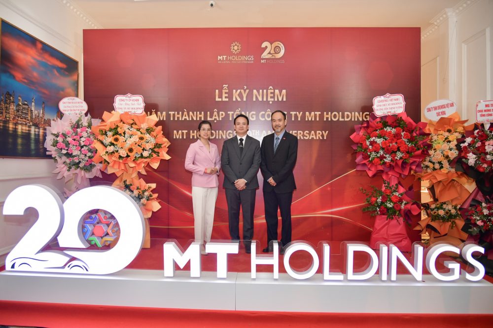 Kỷ niệm 20 năm thành lập Tổng công ty sơn MT – Một hành trình khó khăn nhưng đầy tự hào Dai dien tap doan BASF tham du le ky niem 20 nam thanh lap tong cong ty MT Holdings e1717209021794