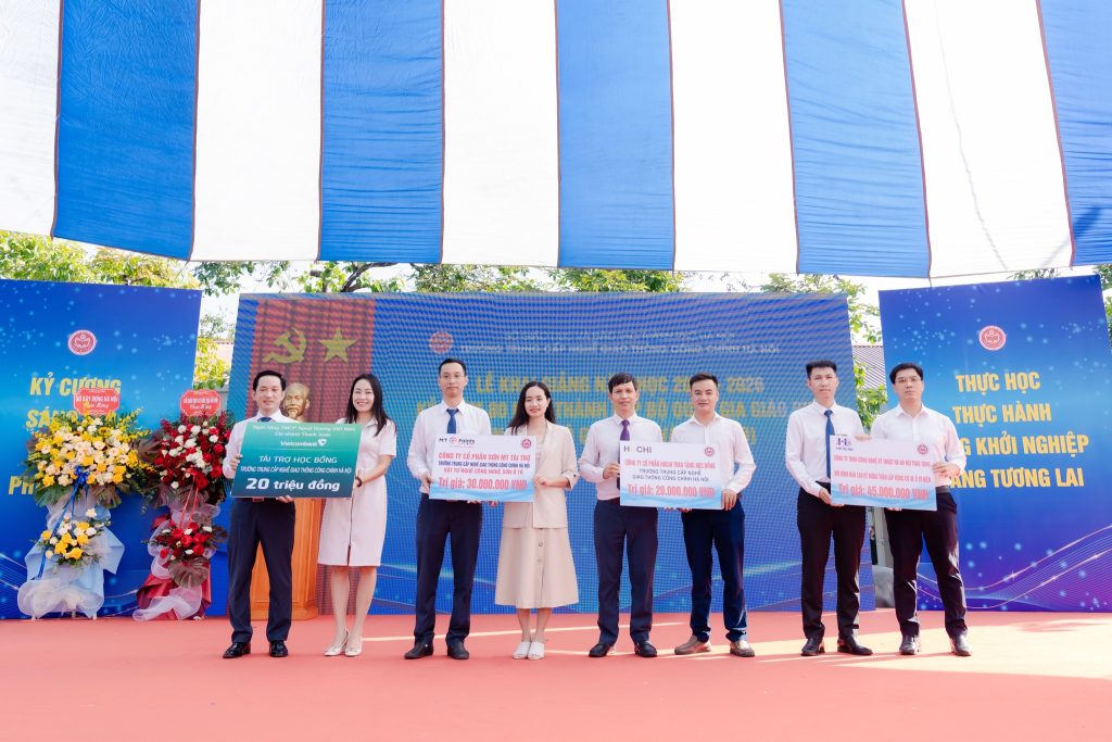 MT Paints tham dự lễ khai giảng năm học 2025 – 2026 tại Trường Trung cấp nghề Giao thông Công Chính MT Paints tham dự lễ khai giảng năm học 2025 – 2026 tại Trường Trung cấp nghề Giao thông Công Chính