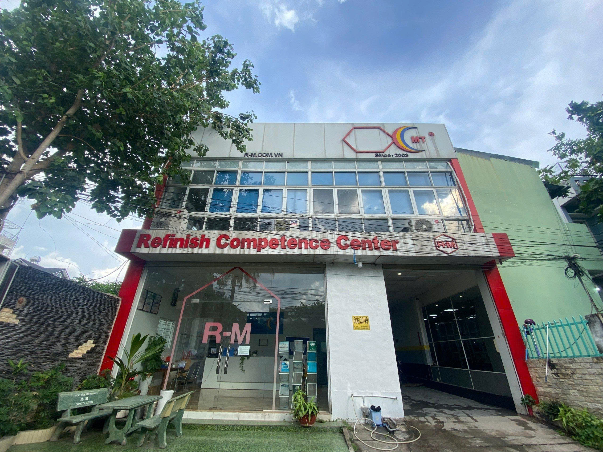 Tổng Kho Sơn Ô Tô Chính Hãng TP.HCM - MT Paints - Đối Tác Chiến Lược Của Mọi Gara Chuyên Nghiệp